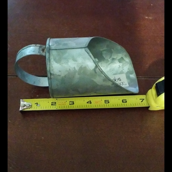 Vintage Inspired Feed Scoop - Picture 3 of 4